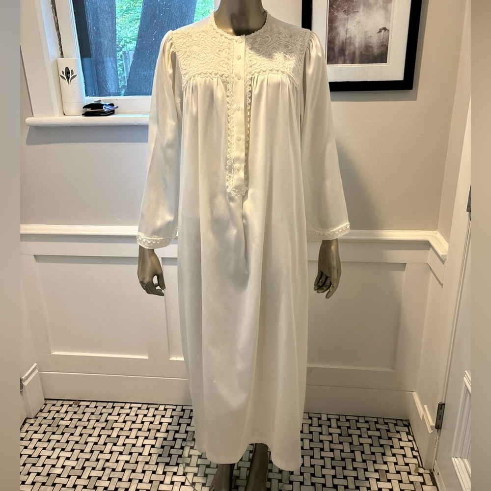 Christian Dior Lingerie NIGHTGOWN Lounging  Underwear Vintage White Size Medium